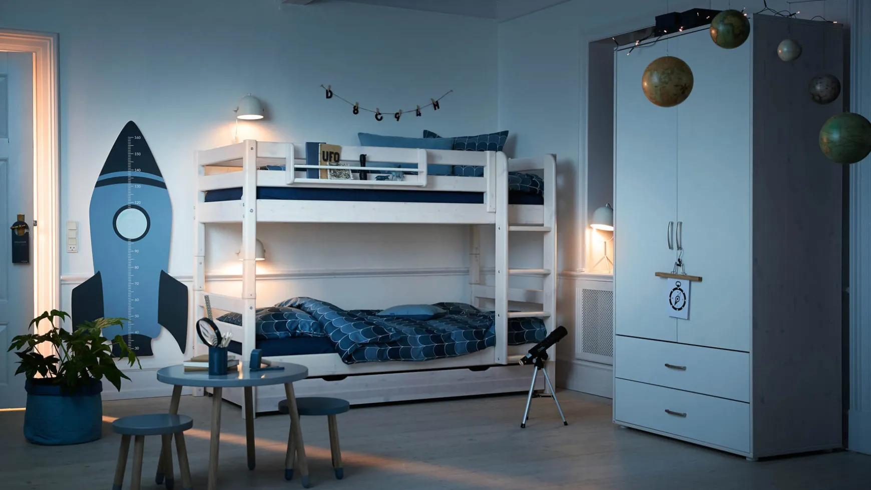 FLEXA Bunk Beds*Bunk bed with straight ladder