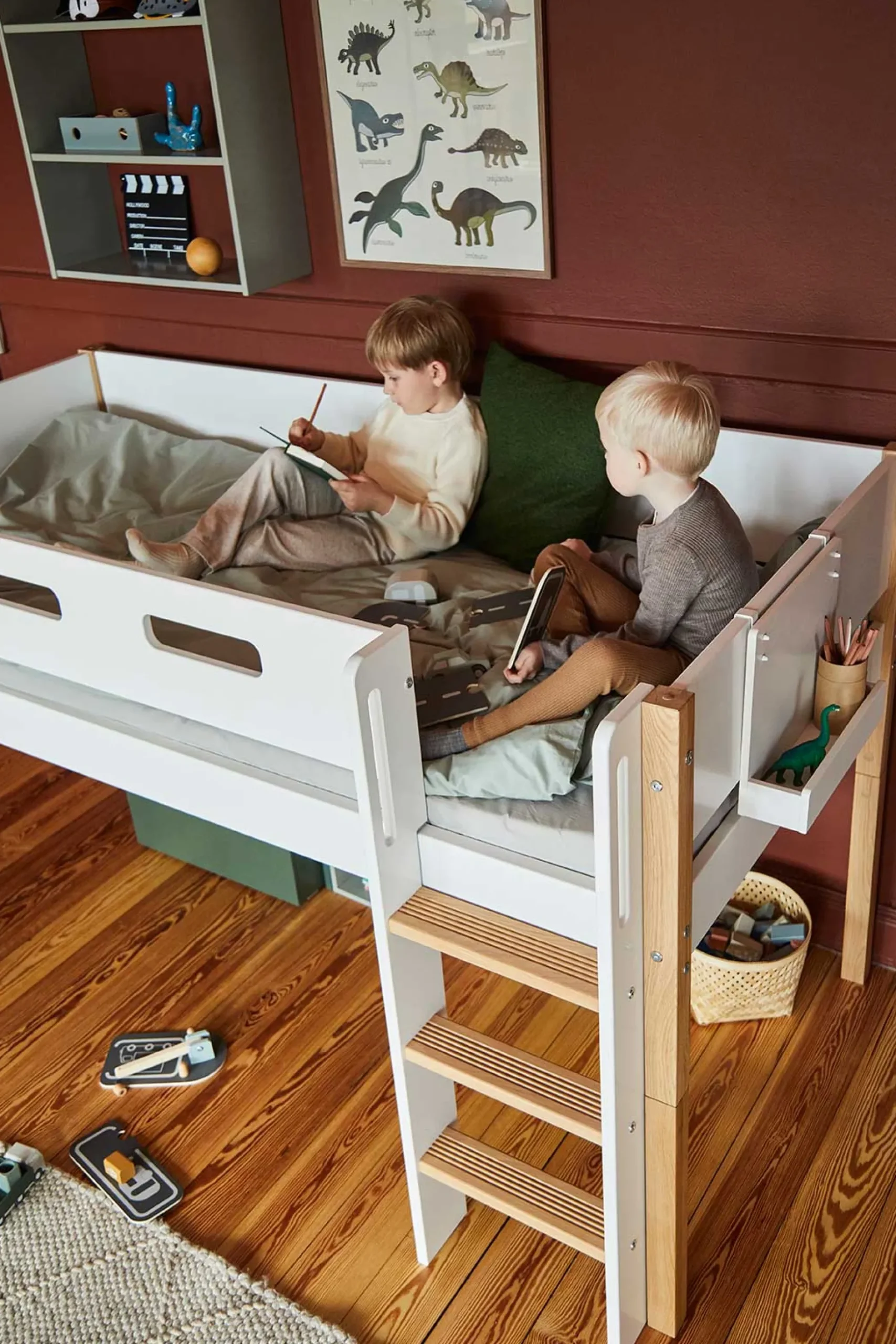 FLEXA Mid High Beds*Mid-high bed w. straight ladder
